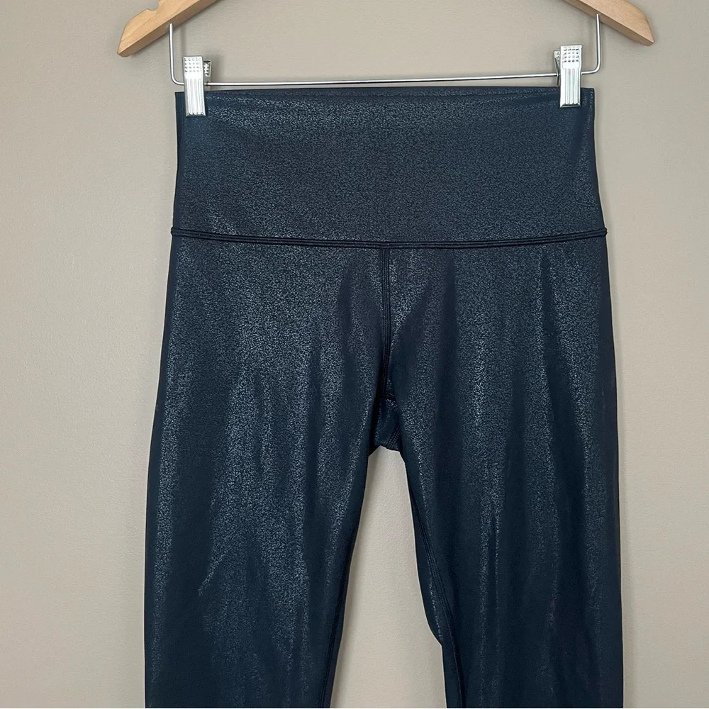 {Lululemon} Wunder Under High-Rise Tight 28" Leggings in Foil Print Black - 6 - Picture 2 of 11